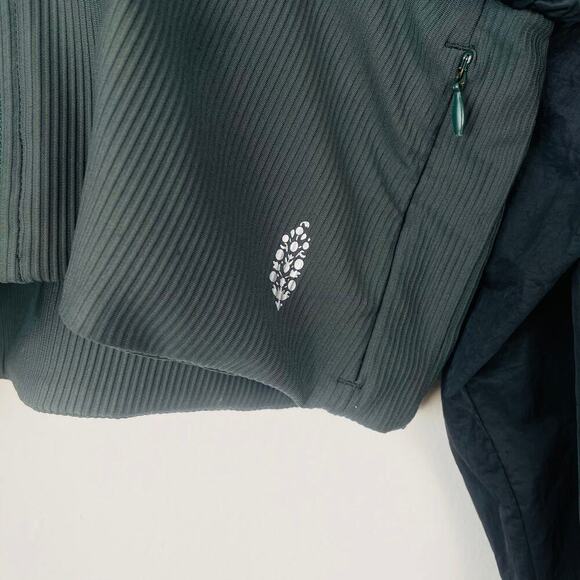 Free People Start Me Up Cropped Green Athletic Hoodie Jacket Size Large - Picture 4 of 8